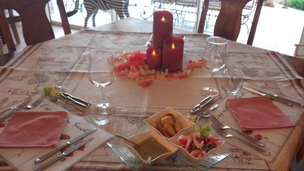 מלון Le Plan-de-la-Tour Table De Fred מראה חיצוני תמונה